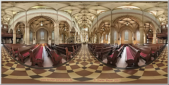 Panorama Amanduskirche Bad Urach Innenraum, Mittelgang 4. Joch von Westen; equirectangulare Darstellung